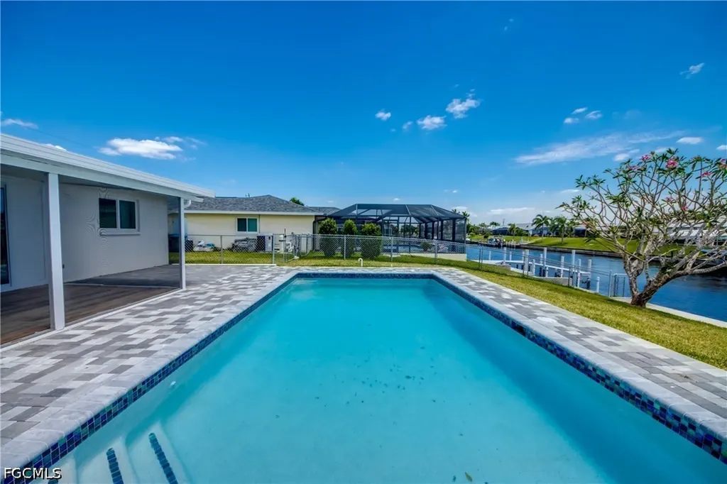 3009 SE 10th Avenue Cape Coral FL 33904