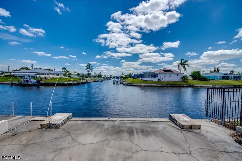 3009 SE 10th Avenue Cape Coral FL 33904