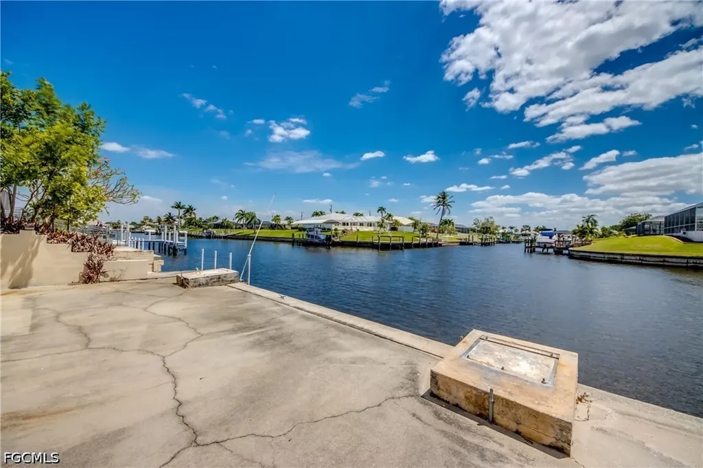 3009 SE 10th Avenue Cape Coral FL 33904