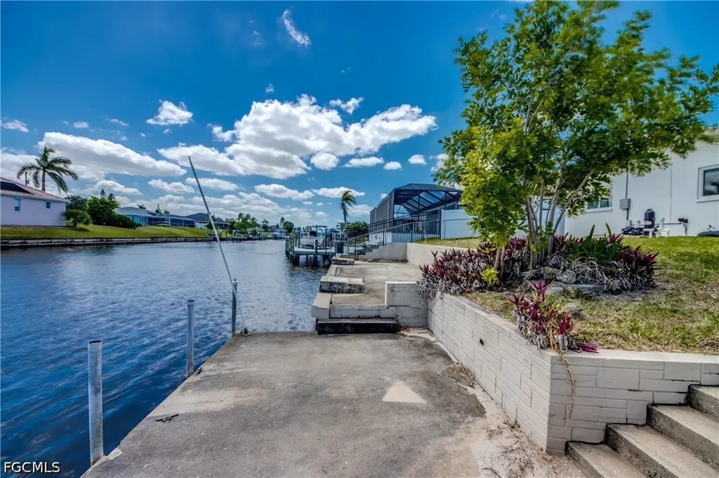 3009 SE 10th Avenue Cape Coral FL 33904