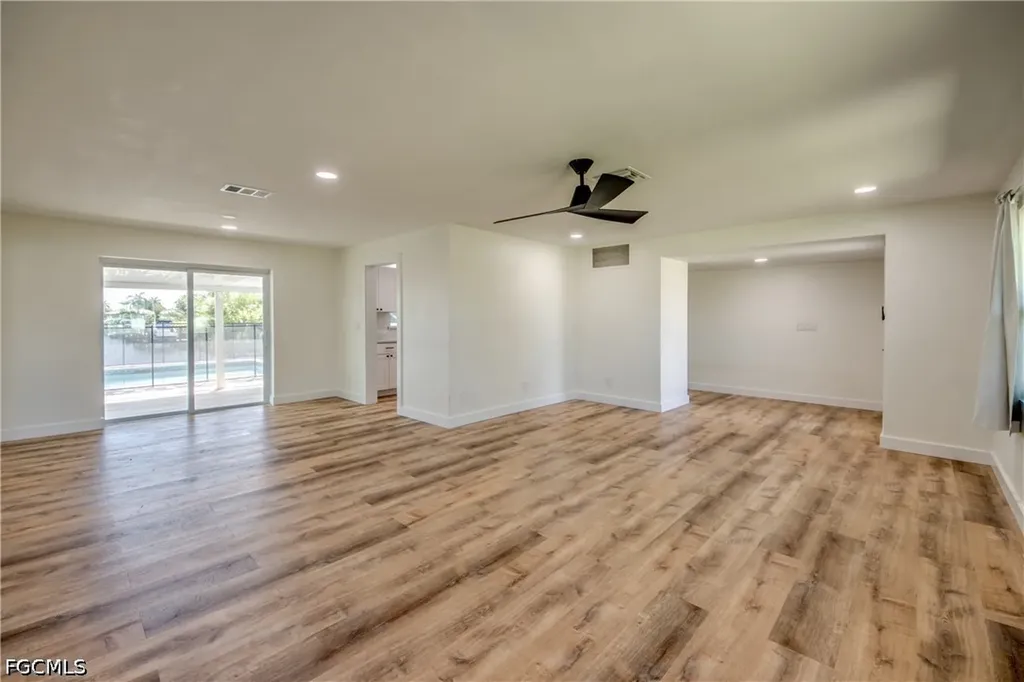 3009 SE 10th Avenue Cape Coral FL 33904