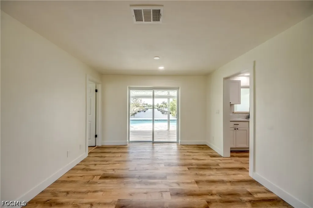 3009 SE 10th Avenue Cape Coral FL 33904