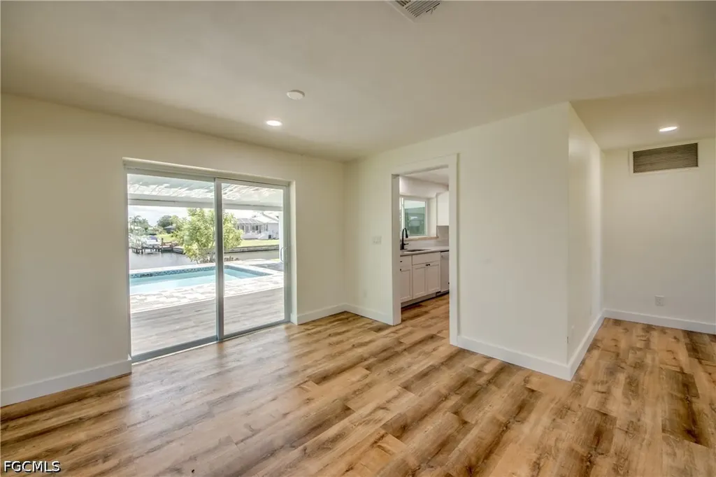 3009 SE 10th Avenue Cape Coral FL 33904