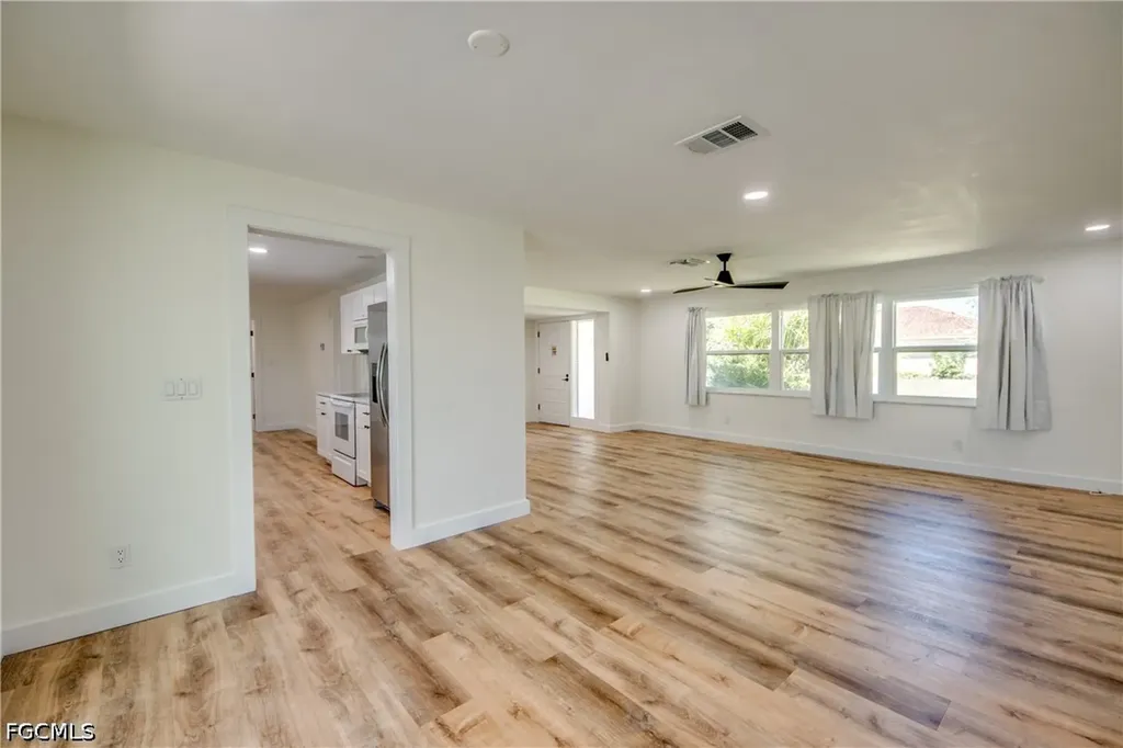 3009 SE 10th Avenue Cape Coral FL 33904