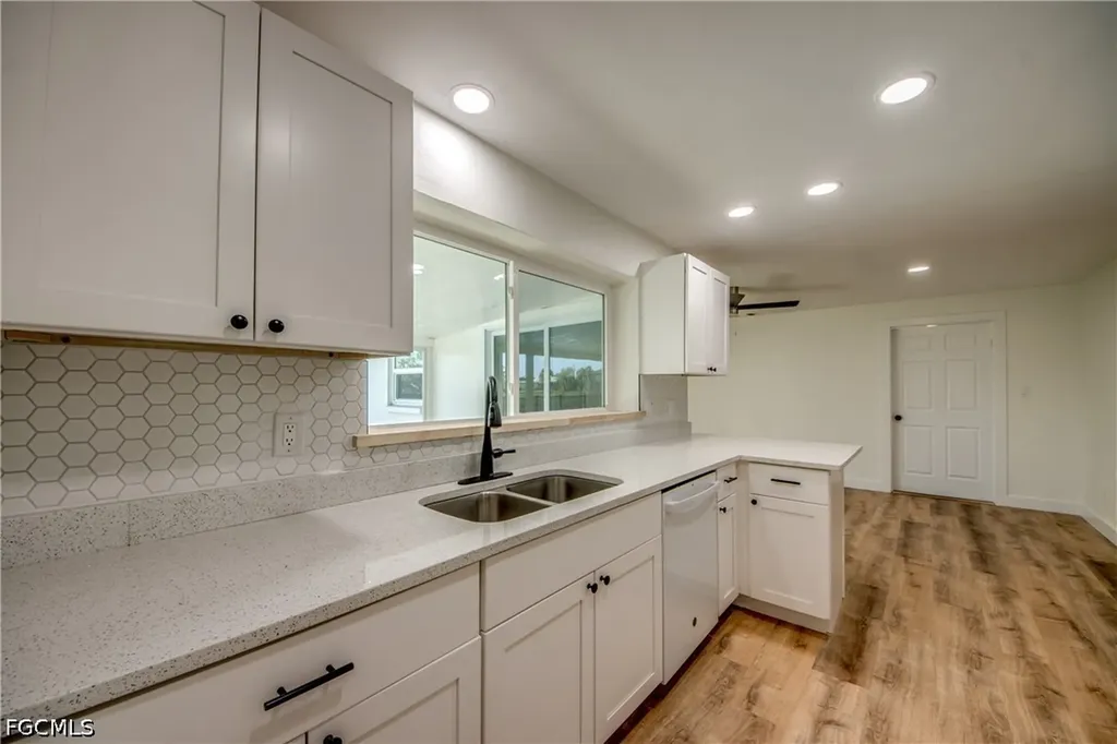 3009 SE 10th Avenue Cape Coral FL 33904
