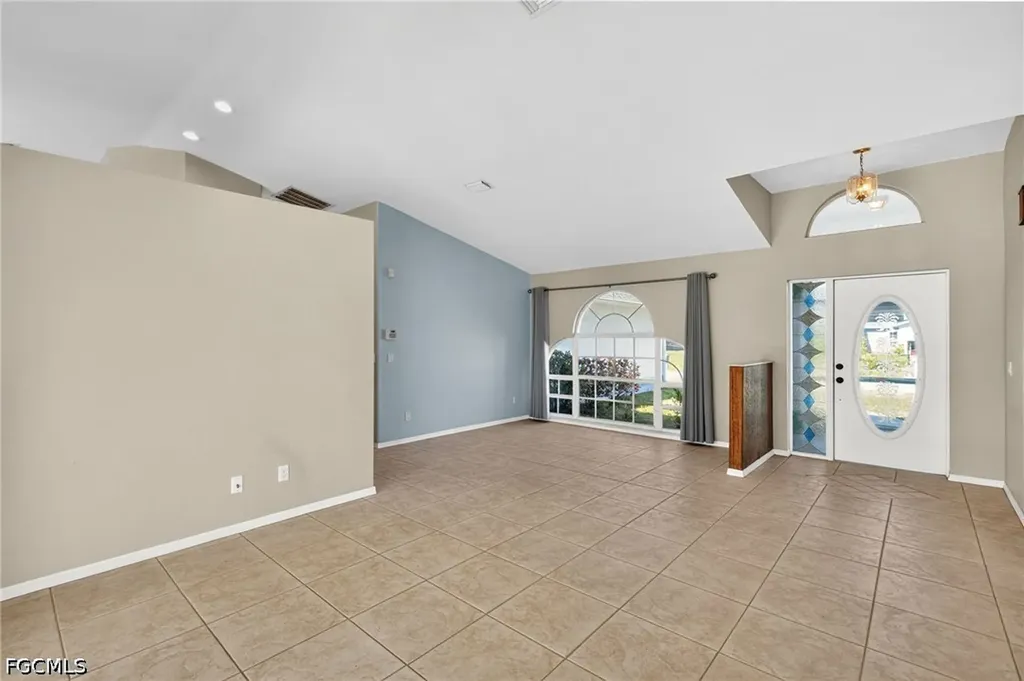 2929 SW 8th Court Cape Coral FL 33914