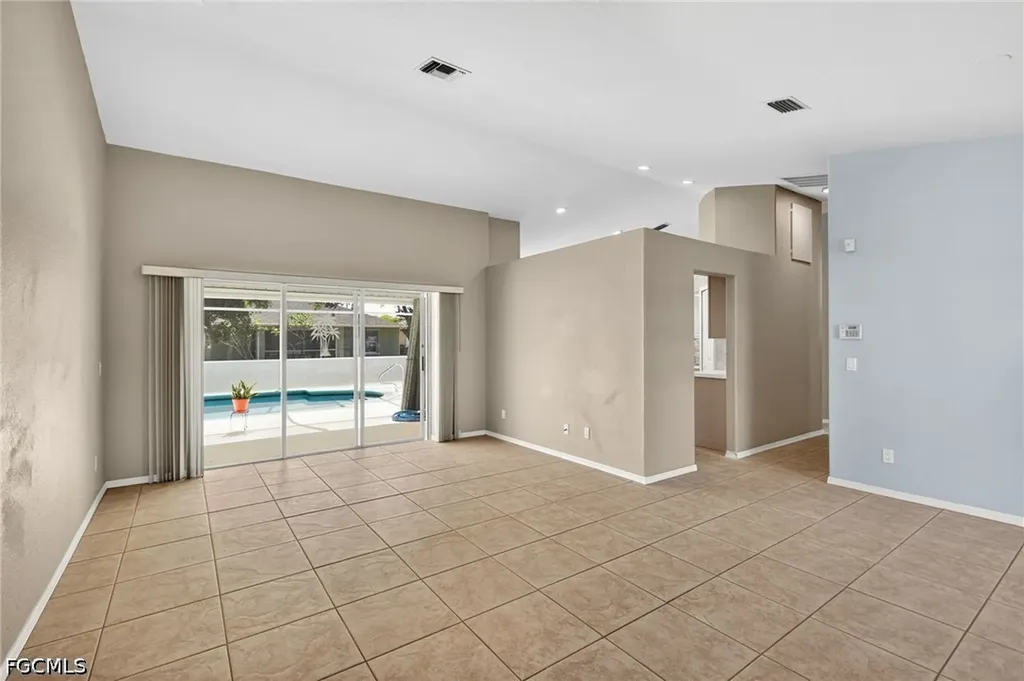2929 SW 8th Court Cape Coral FL 33914