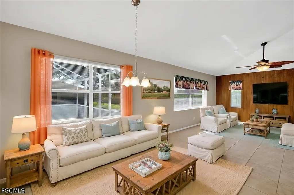 2929 SW 8th Court Cape Coral FL 33914