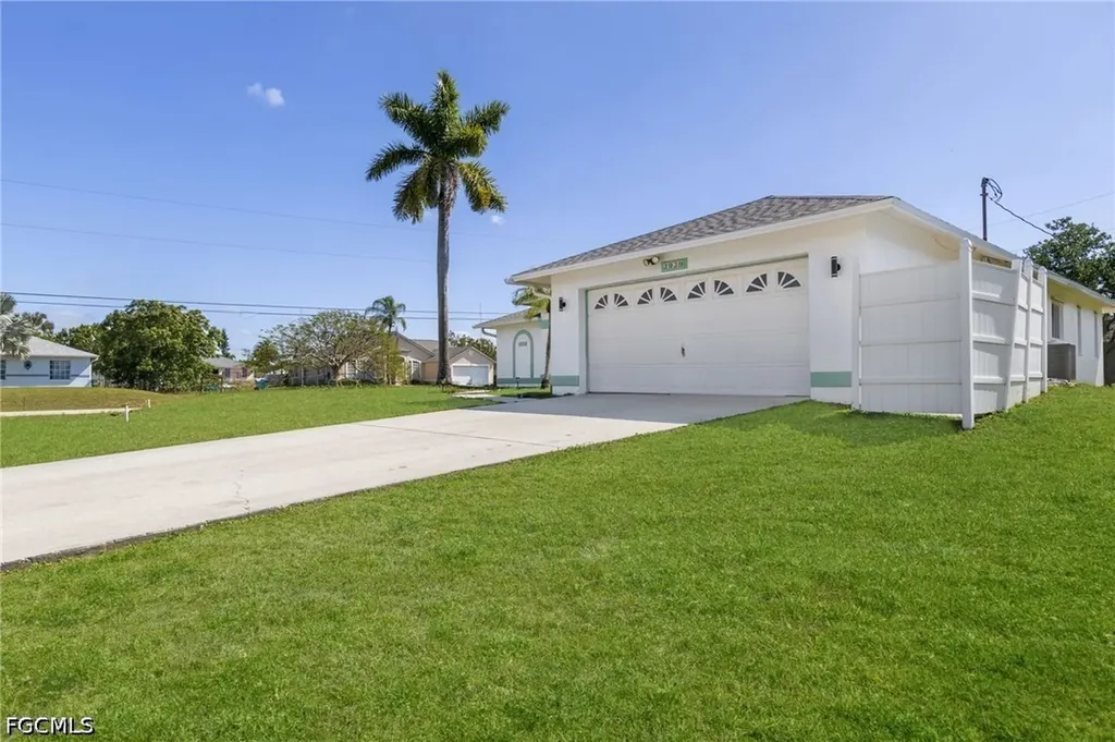 2929 SW 8th Court Cape Coral FL 33914