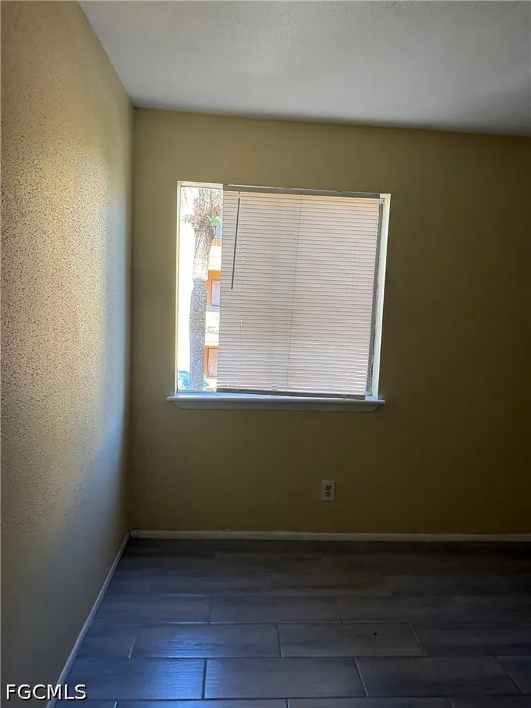 2865 Winkler Avenue Fort Myers FL 33916