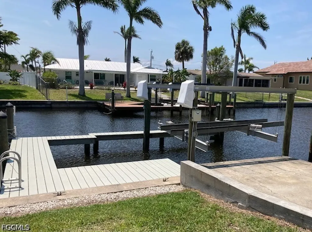 5242 Seagull Court Cape Coral FL 33904