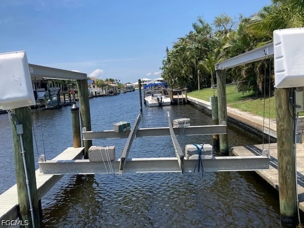 5242 Seagull Court Cape Coral FL 33904