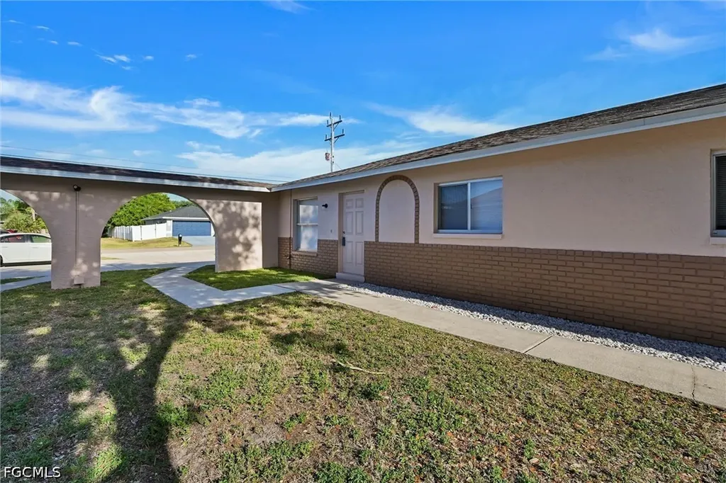 4307 SW Santa Barbara Place Cape Coral FL 33914