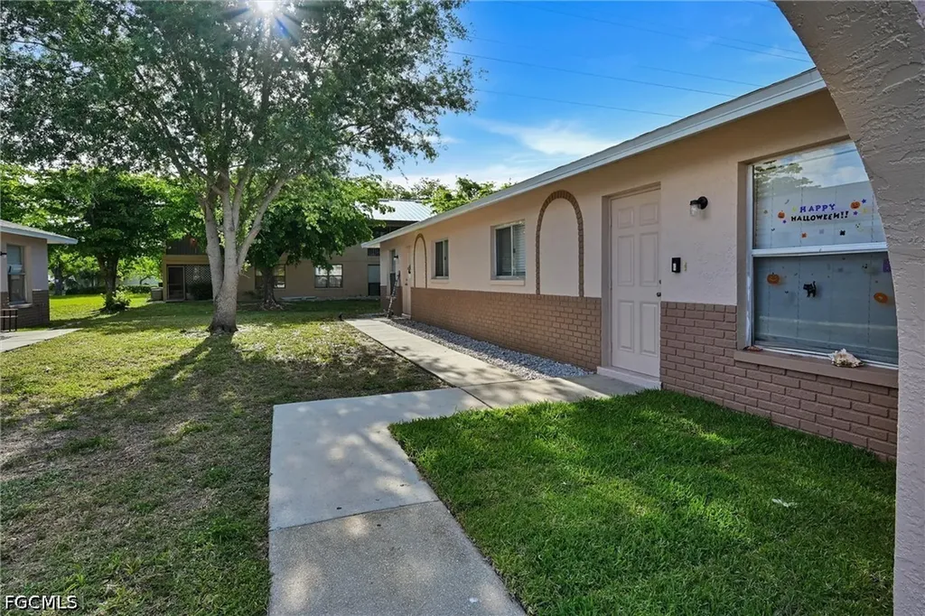 4307 SW Santa Barbara Place Cape Coral FL 33914