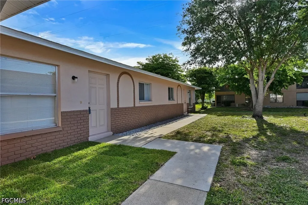 4307 SW Santa Barbara Place Cape Coral FL 33914