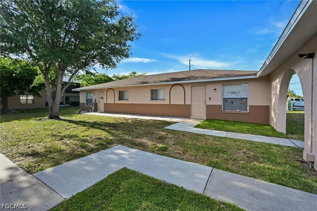 4307 SW Santa Barbara Place Cape Coral FL 33914