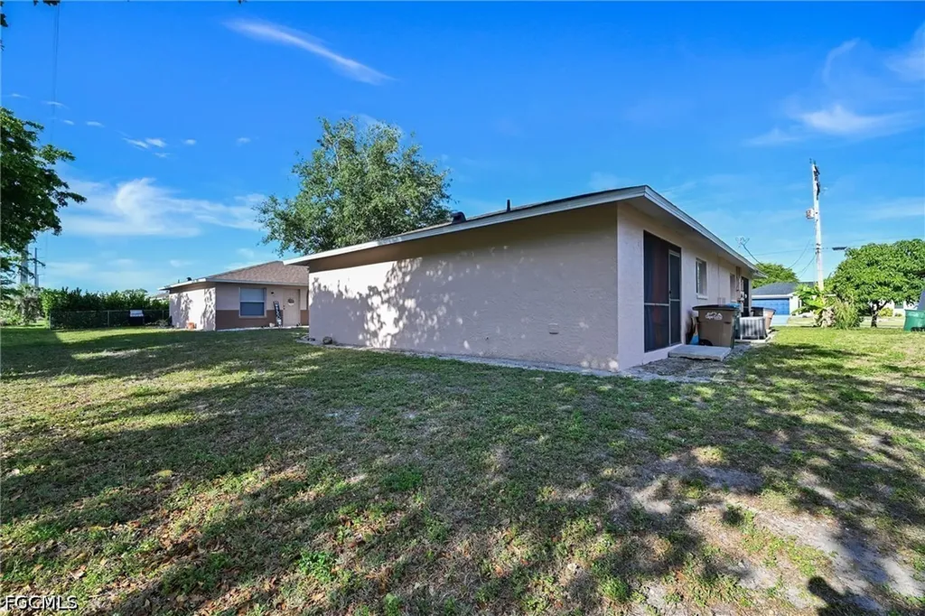 4307 SW Santa Barbara Place Cape Coral FL 33914