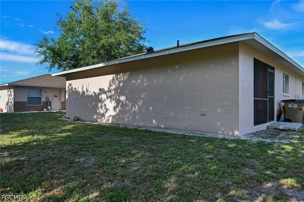 4307 SW Santa Barbara Place Cape Coral FL 33914
