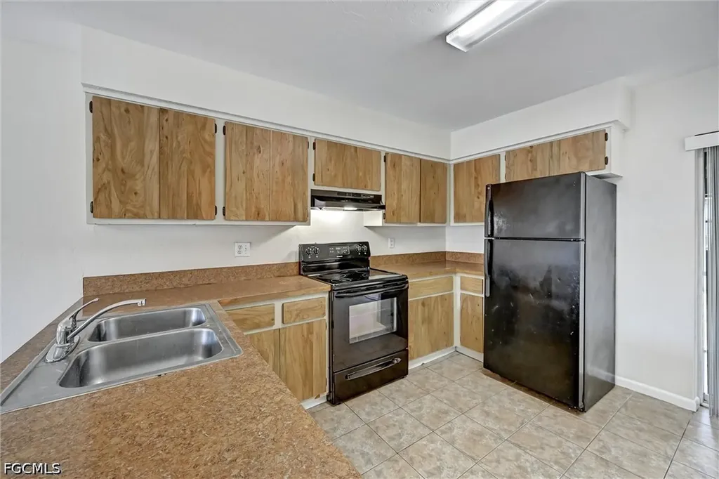 4307 SW Santa Barbara Place Cape Coral FL 33914