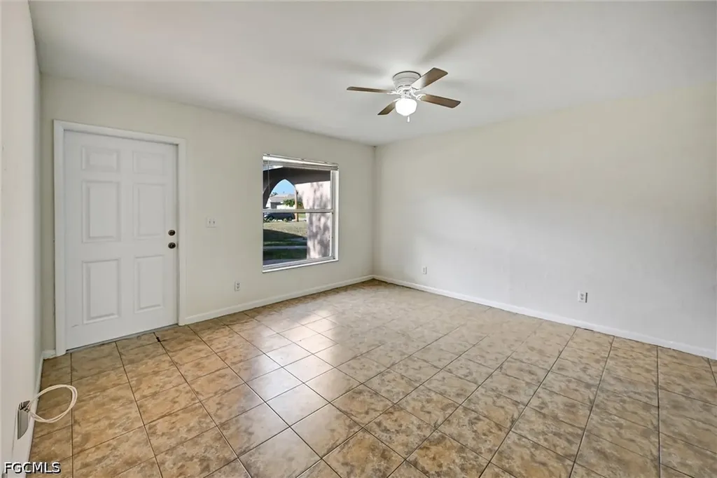 4307 SW Santa Barbara Place Cape Coral FL 33914