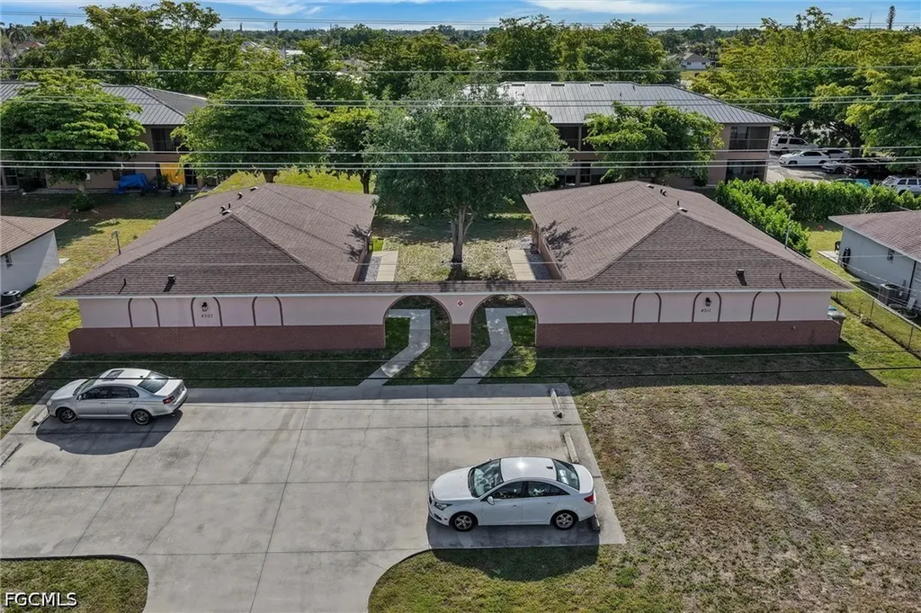 4307 SW Santa Barbara Place Cape Coral FL 33914