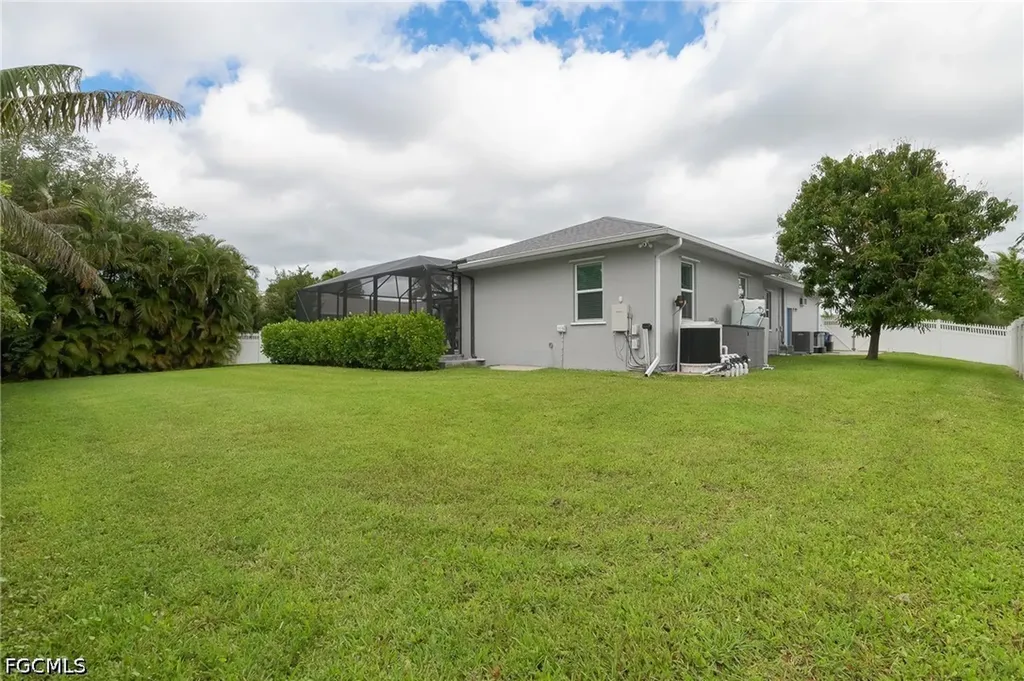 6740 Canton Street Fort Myers FL 33966