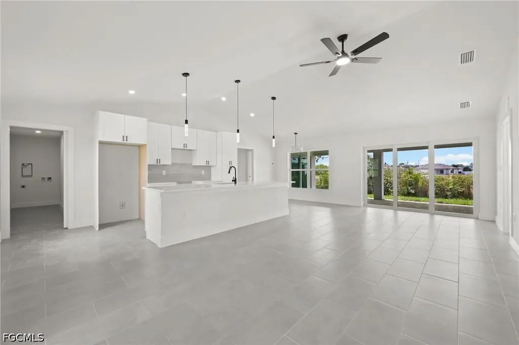 Cape Coral FL, 4446 Connection Avenue