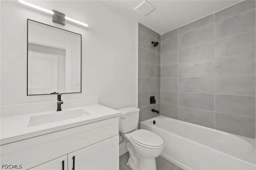 4446 Connection Avenue Cape Coral FL 33909