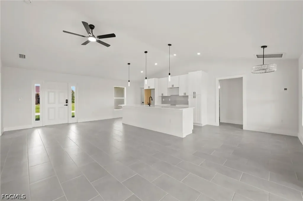 4446 Connection Avenue Cape Coral FL 33909