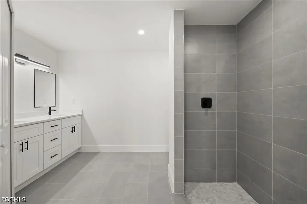 4446 Connection Avenue Cape Coral FL 33909