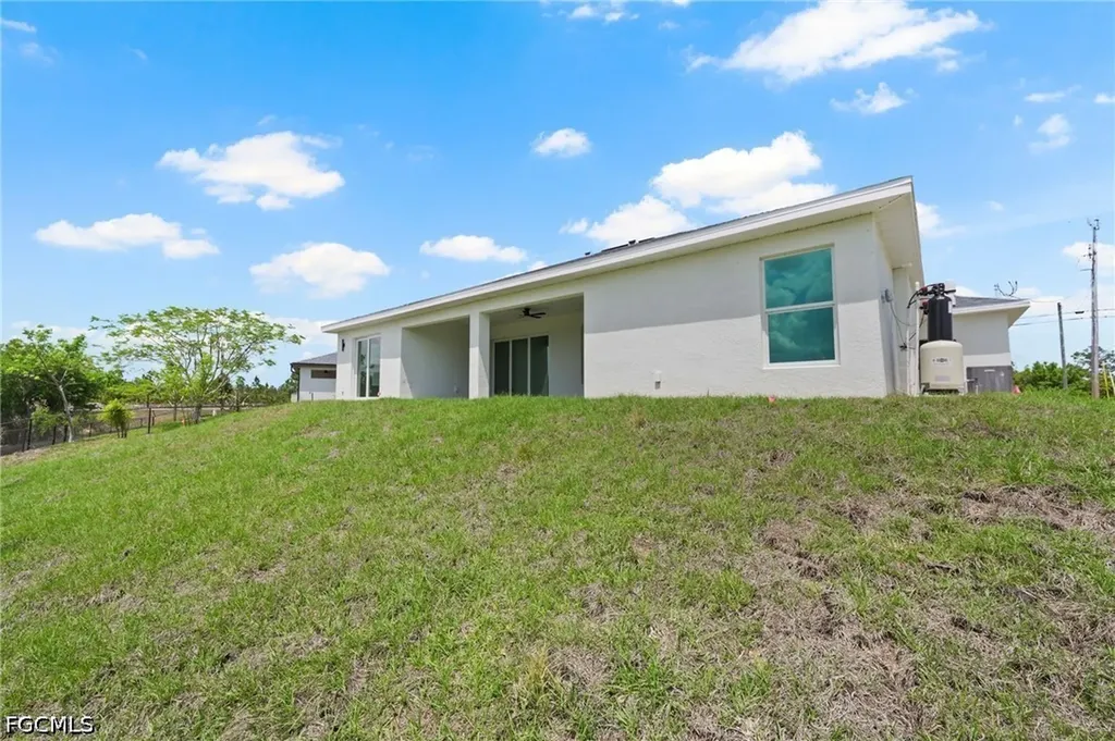 4446 Connection Avenue Cape Coral FL 33909