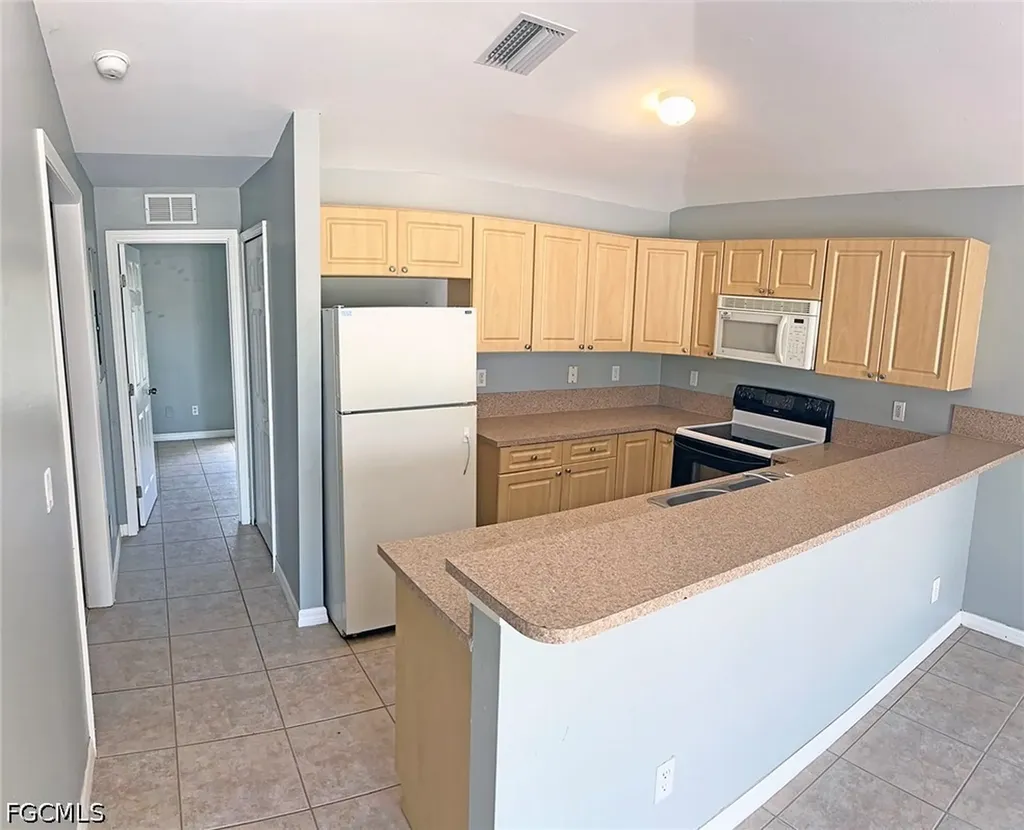 4653-4655 29th Street SW Lehigh Acres FL 33973