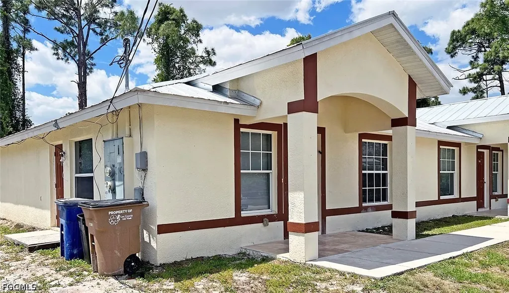 4653-4655 29th Street SW Lehigh Acres FL 33973