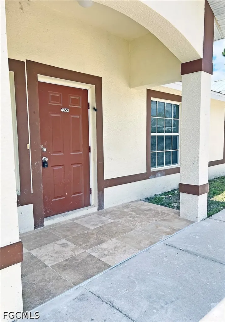 4653-4655 29th Street SW Lehigh Acres FL 33973