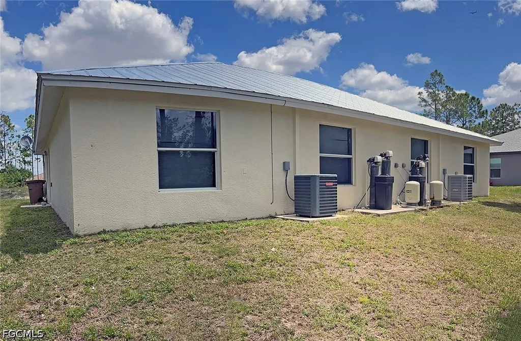 4653-4655 29th Street SW Lehigh Acres FL 33973