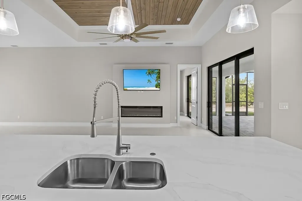 3419 SW 5th Place Cape Coral FL 33993