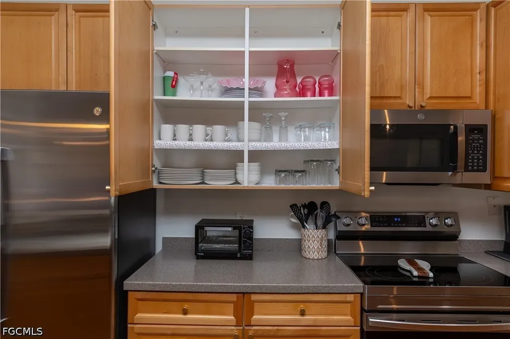 1896 Crestview Way Naples FL 34119