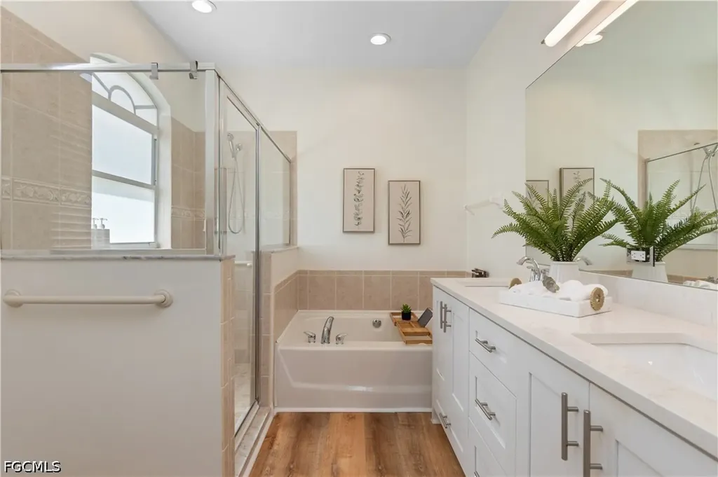 1896 Crestview Way Naples FL 34119