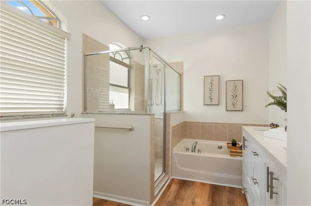 1896 Crestview Way Naples FL 34119