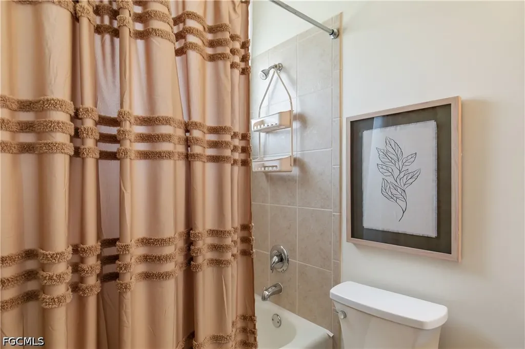 1896 Crestview Way Naples FL 34119