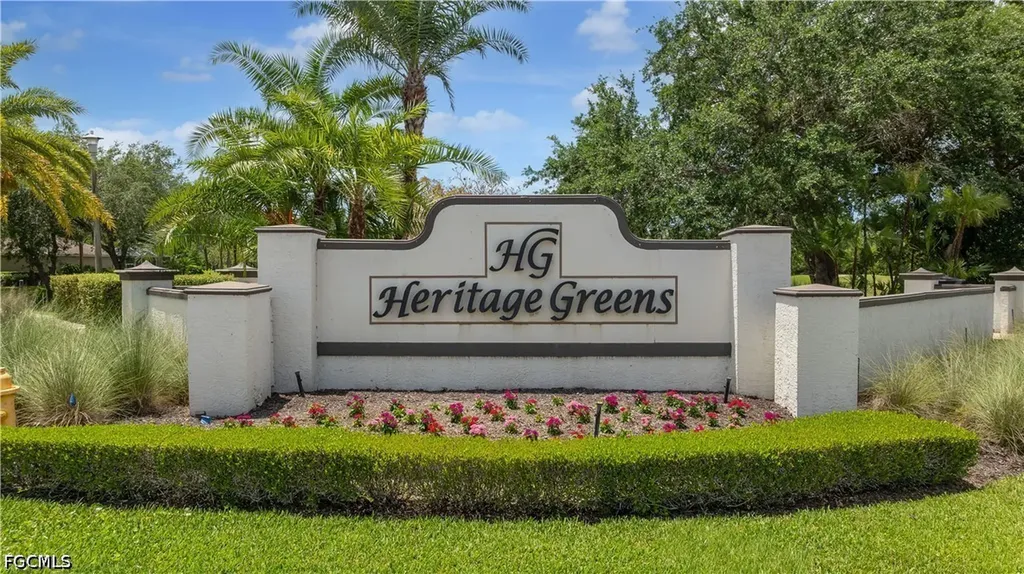 1896 Crestview Way Naples FL 34119