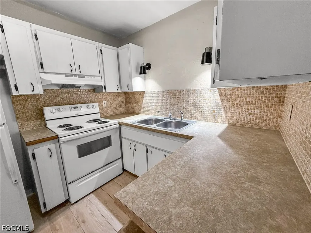 3744 Estelle Avenue Fort Myers FL 33916