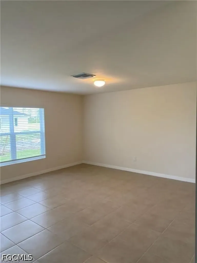 2213 NE 33rd Street Cape Coral FL 33909