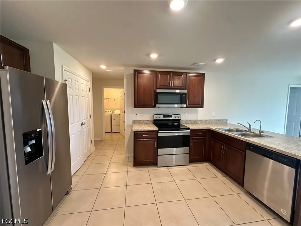 2213 NE 33rd Street Cape Coral FL 33909