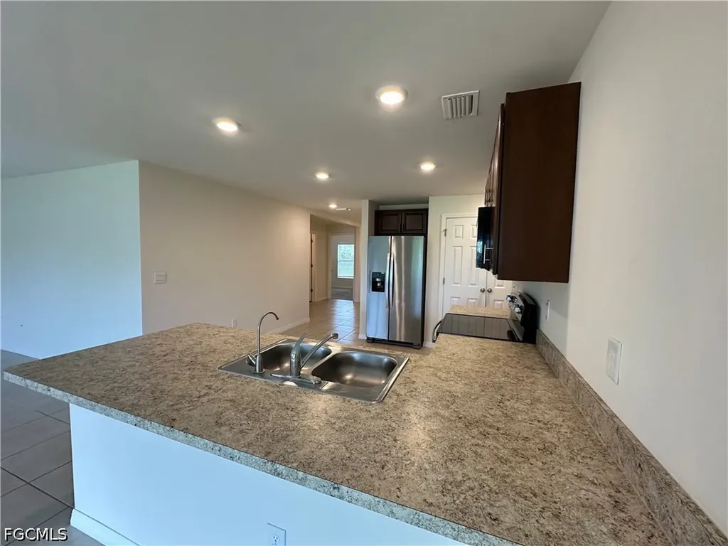 2213 NE 33rd Street Cape Coral FL 33909