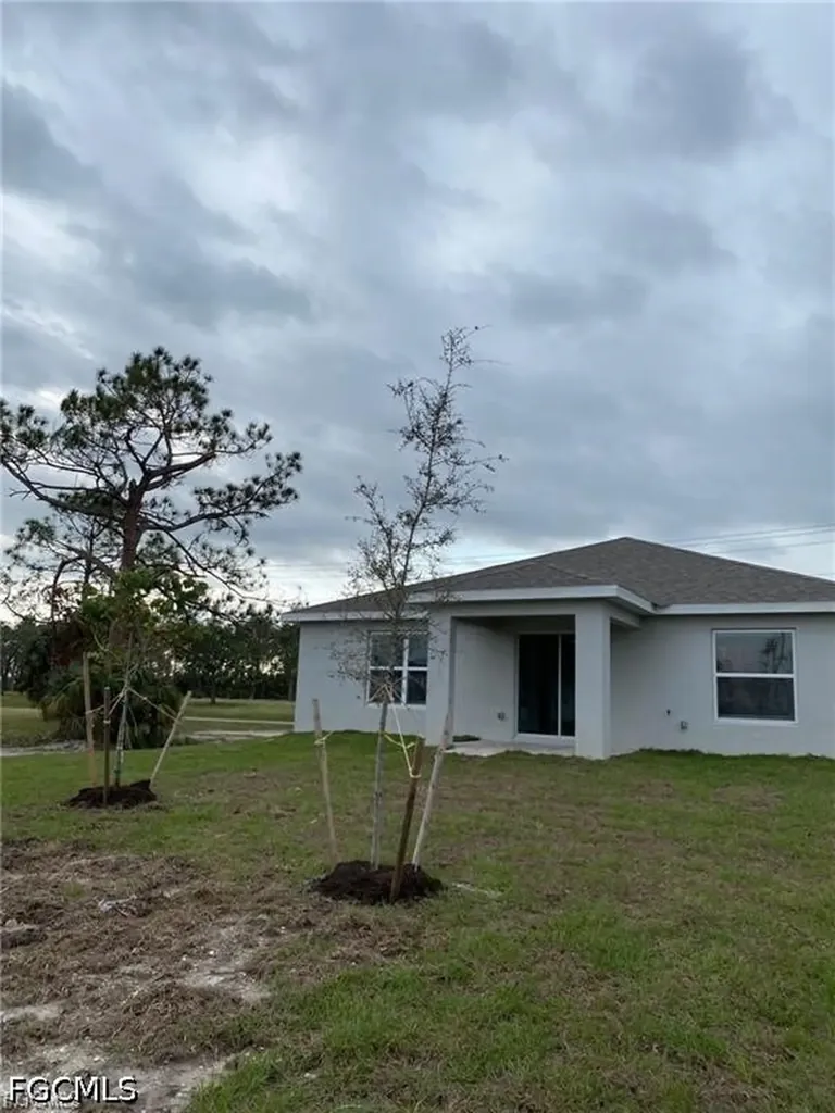 2213 NE 33rd Street Cape Coral FL 33909