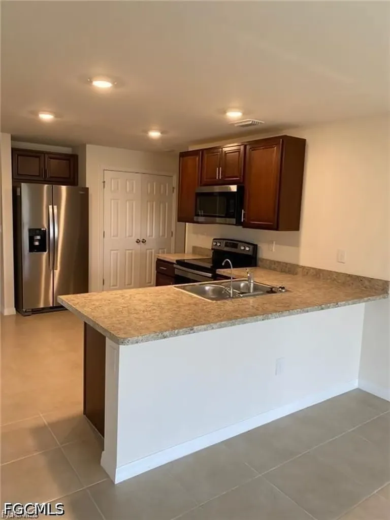 2213 NE 33rd Street Cape Coral FL 33909
