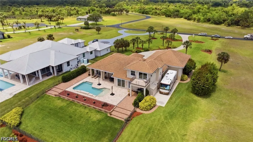 2504 Caloosa Shores Drive Labelle FL 33935
