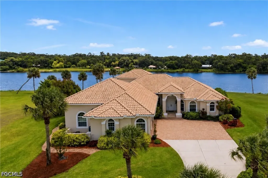 2504 Caloosa Shores Drive Labelle FL 33935
