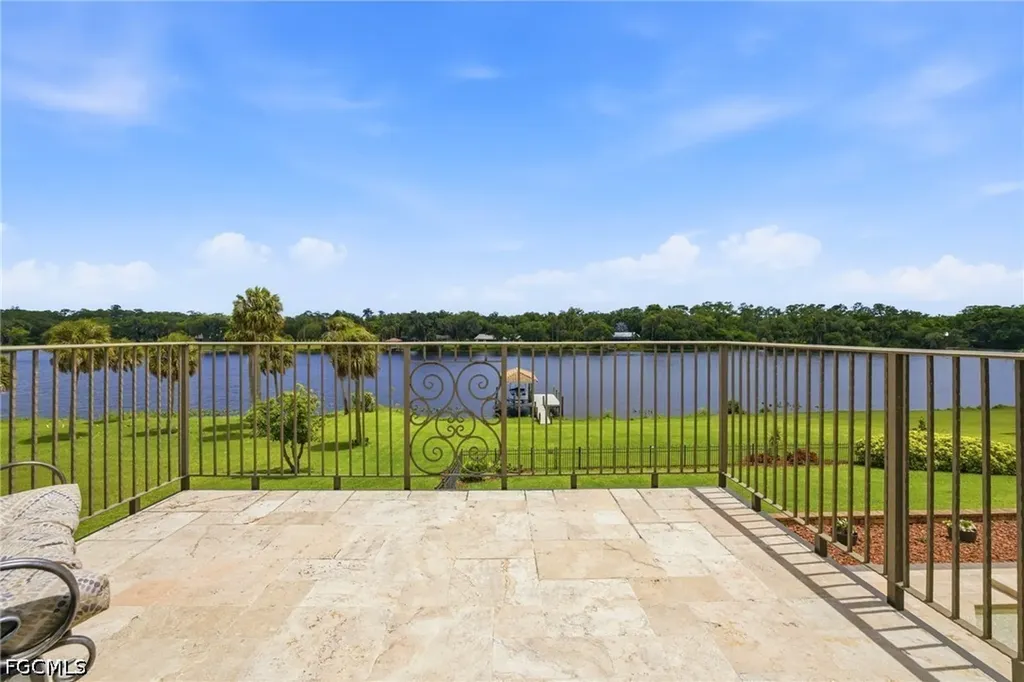 2504 Caloosa Shores Drive Labelle FL 33935